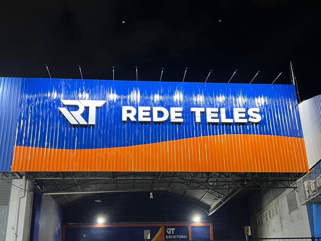 Fachada comercial produzida pela OCA